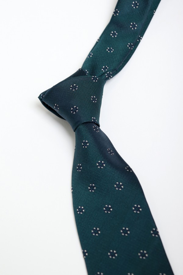 Oxford Tie with Flowers