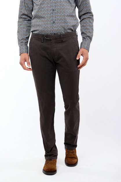 Pantalón Chino Regular Fit Microestructura